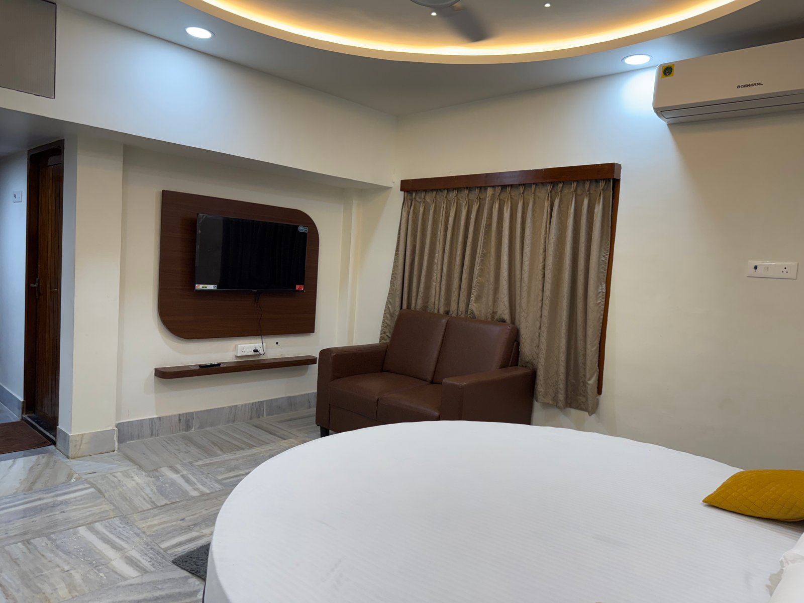 AC Deluxe Quadruple Room